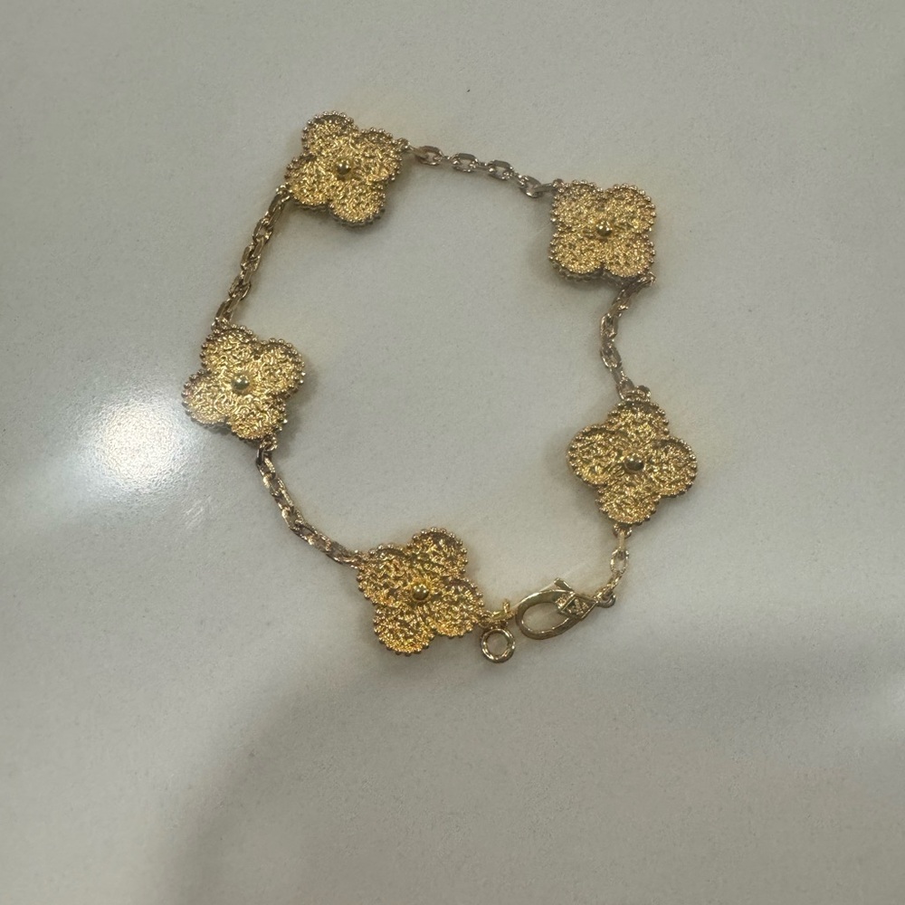 Elegant Gold Floral Bracelet